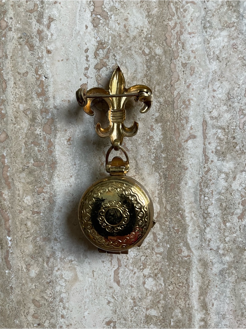 Vintage Gold Tone Brooch